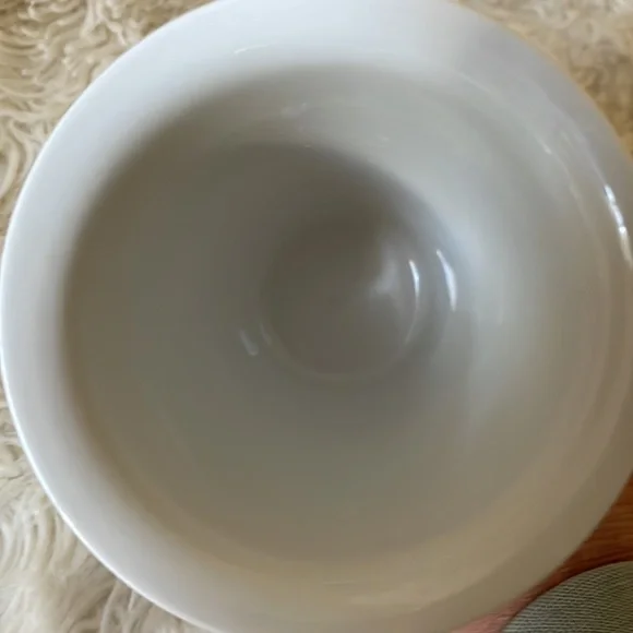 Lancôme Paris Oui La Vie Est Belle Double Walled Insulated Cup with Silicone Lid - Picture 5 of 7